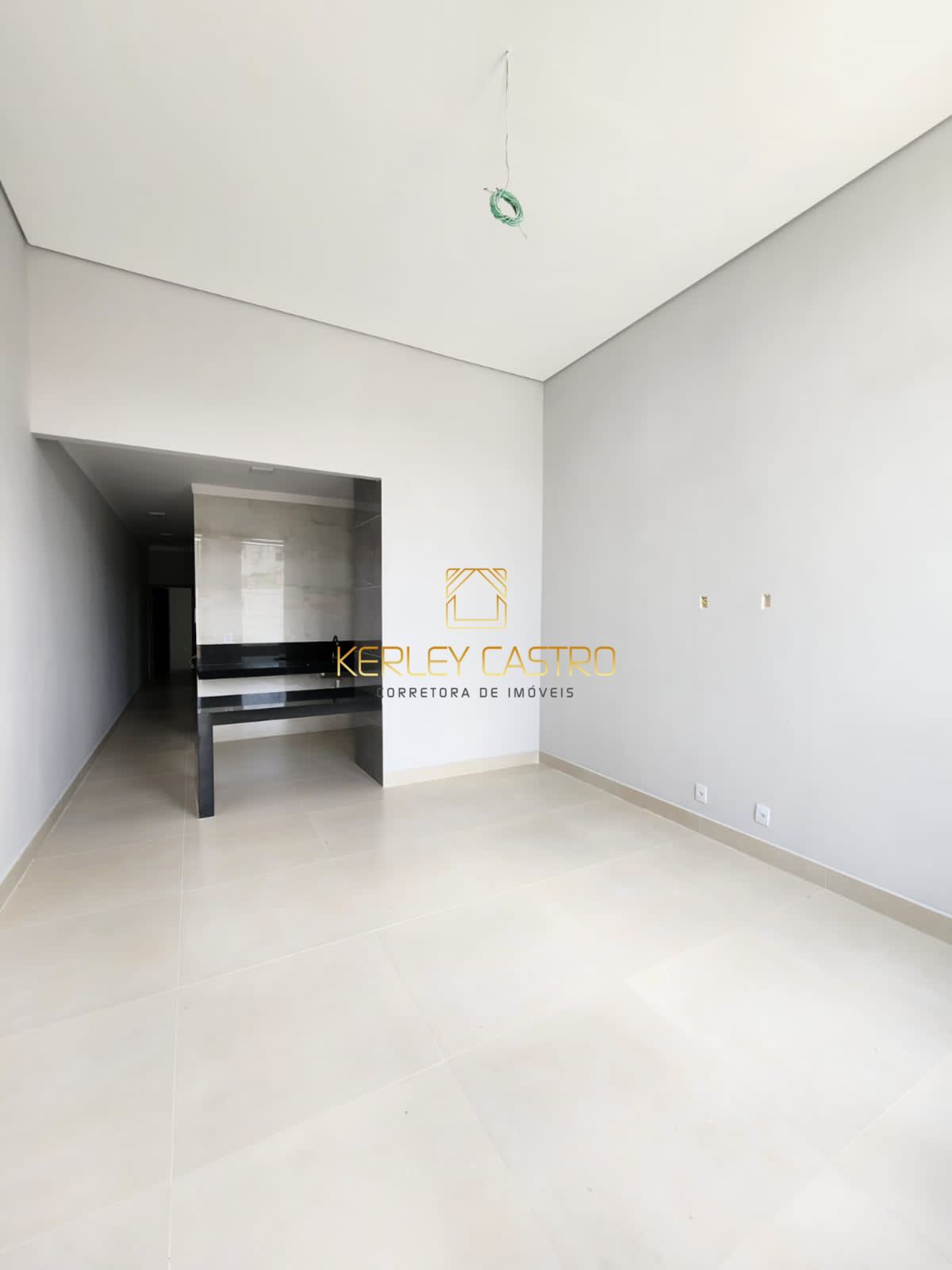 VENDO CASA NOVA COM TRÊS QUARTOS NO ALVORADA II